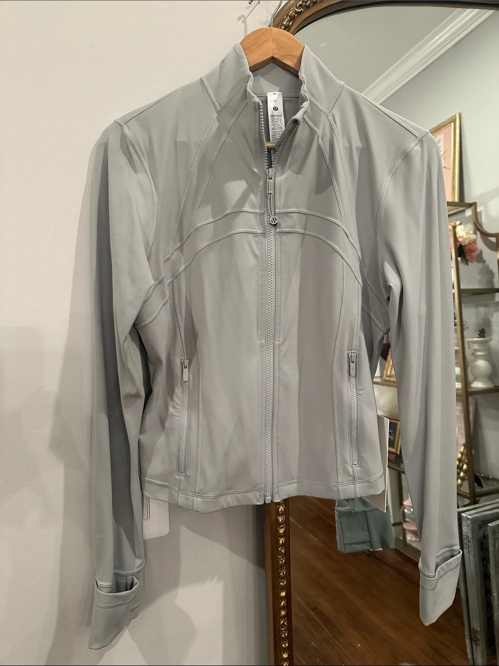 lululemon athletica Light green NULU Jacket - Picture 1 of 7